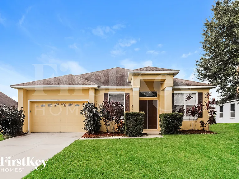 2751 Berkford Cir — Photo 1