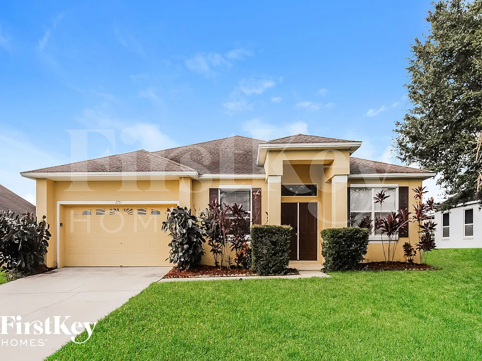 2751 Berkford Cir