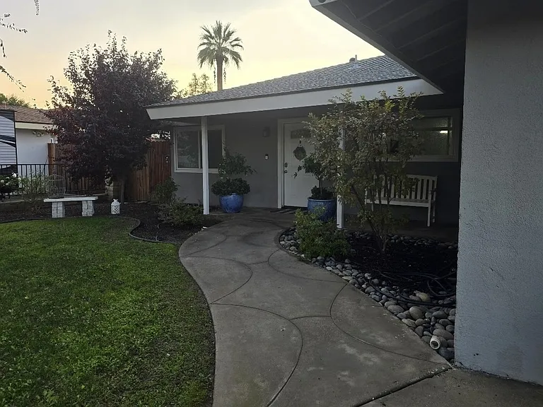 6101 Mohawk St — Photo 1