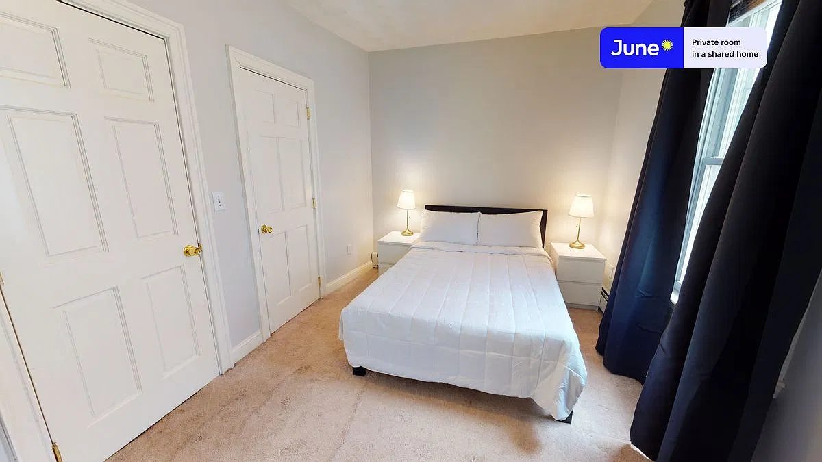 Full bedroom in 3 bed/1 bath home in Central Square #1299 C — Photo 1