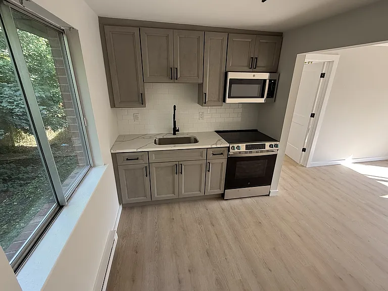 77 E Main St #3 — Photo 1