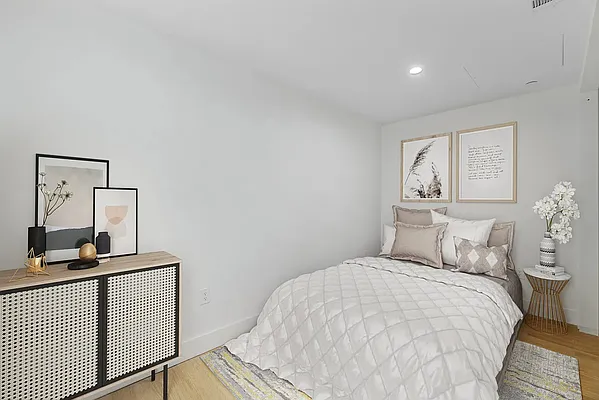 Rented by West 124th Manager LLC | media 54