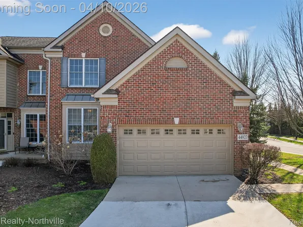 44927 Broadmoor Cir S, Northville, MI 48168