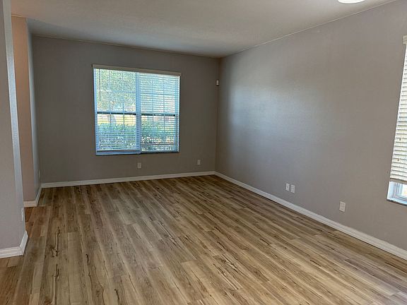 3rd image of 10032 Lenox St