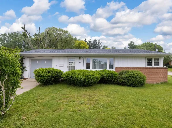 1303 Anna Ct, Erie, PA 16504