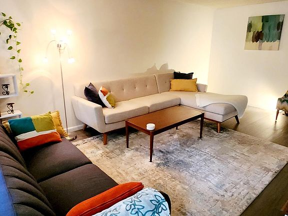 3rd image of 2300 Pimmit Dr APT 413
