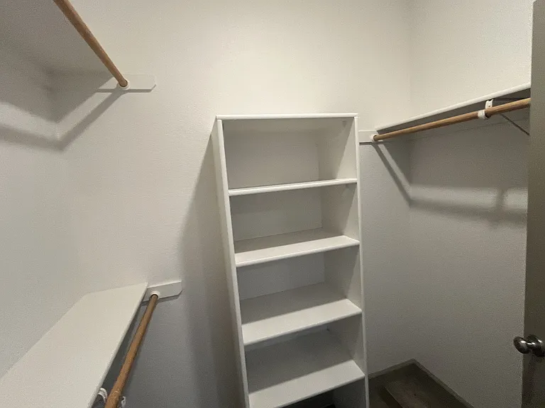 317 Victoria St — Photo 11