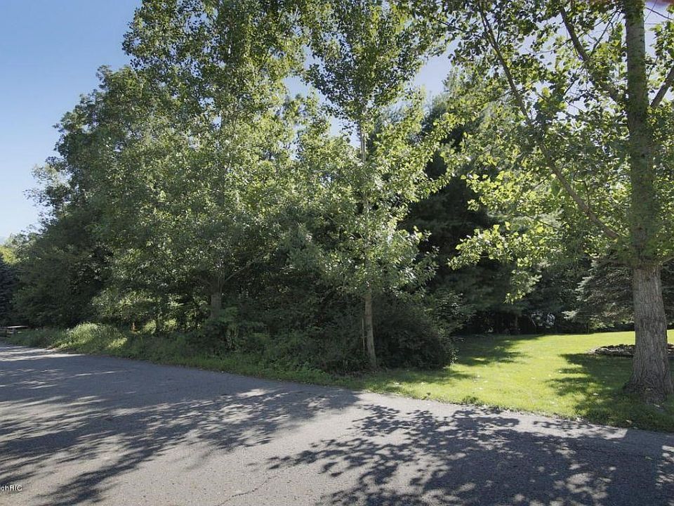 8525 Oakside vacant lot