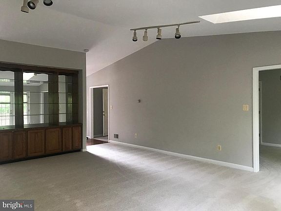 5th image of 5504 Southport Ln