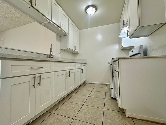 4th image of 4141 Rosecrans Ave #76915f954