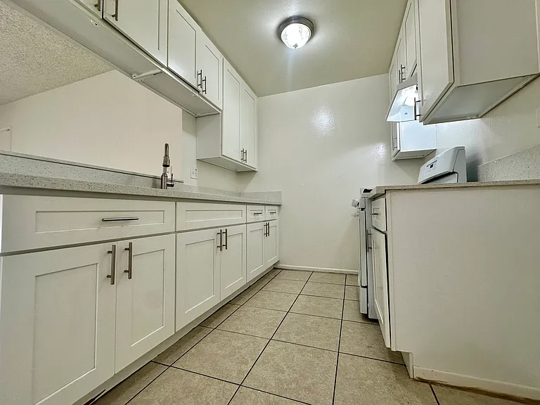4141 Rosecrans Ave — Photo 12