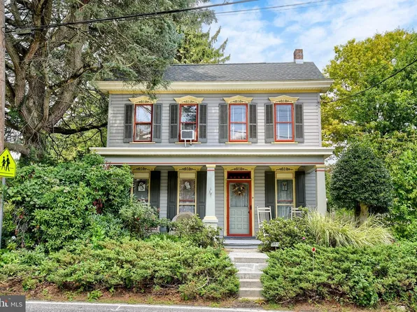 203 W 1st St, Boiling Springs, PA 17007