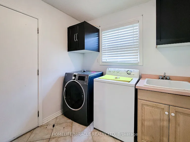 4559 Street Volodymyr Cres — Photo 26