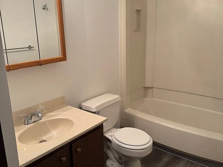 807 Three Meadows Dr — Photo 7