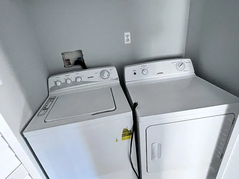 629 Roosevelt Ave #FF — Photo 13