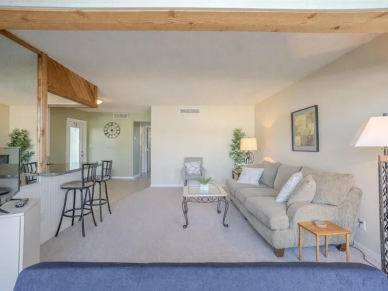 2731 NE 14th St #138 — Photo 4