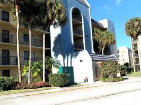 2788 Tennis Club Dr