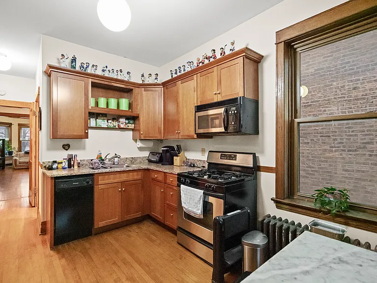1336 W Cornelia Ave #2 — Photo 9