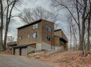 1033 High Mountain Rd, North Haledon, NJ 07508