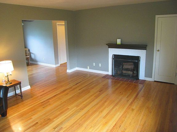 Living Room with fireplace