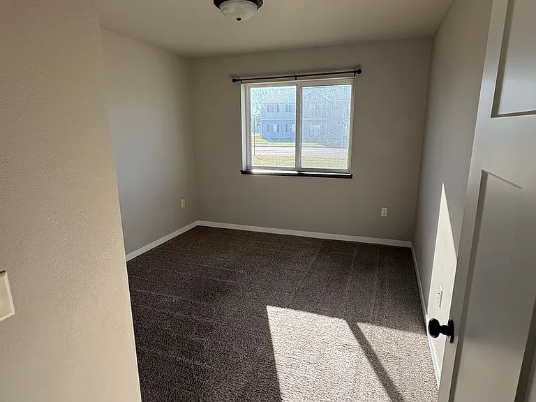203 N Camelot Ln — Photo 7