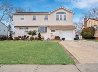 46 Forest Rd, Valley Stream, NY 11581