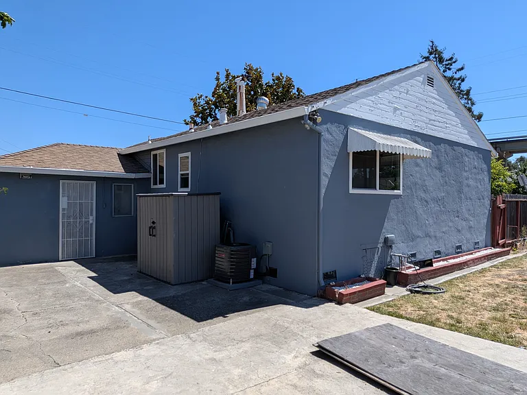 550 Harmony Dr — Photo 10