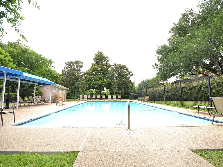 900 W Village Ln — Photo 25