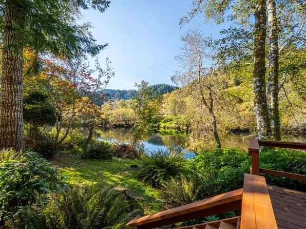 327 E Alsea Riviera Dr, Tidewater, OR 97390