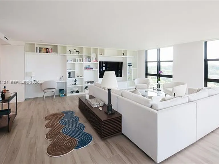 1121 Crandon Blvd #CU-D301 — Photo 3
