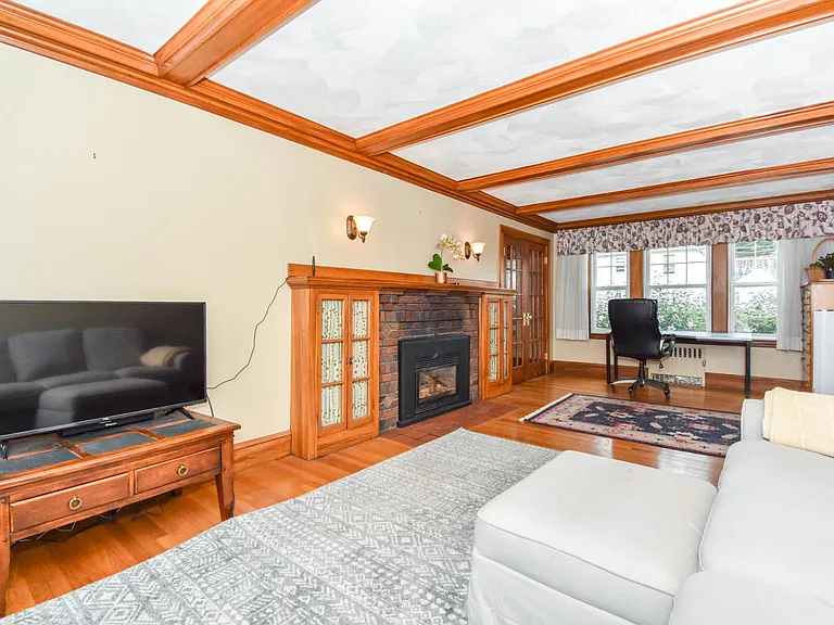 36 Whittier Rd — Photo 8