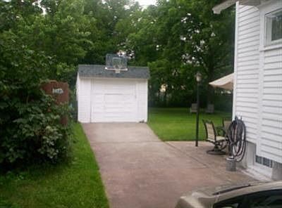 3rd image of 1142 W 10th St