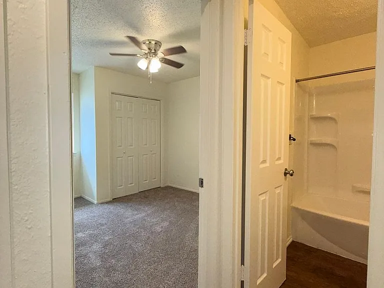 5501 Rose Hill Cir — Photo 13