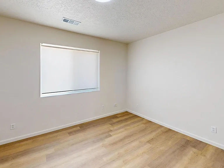 617A Madison St NE — Photo 12