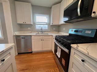 371 Central Ave APT 2W, Highland Park, IL 60035