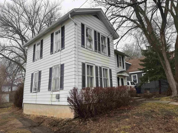 215 E Centerway, Janesville, WI 53545