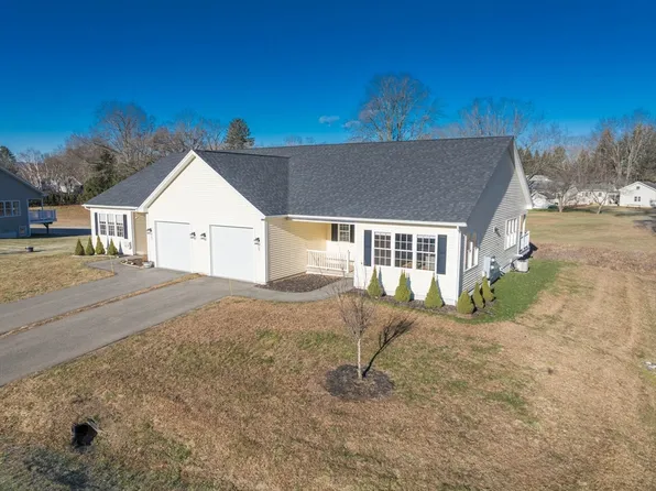11-11B Snowberry Cir, South Deerfield, MA 01373