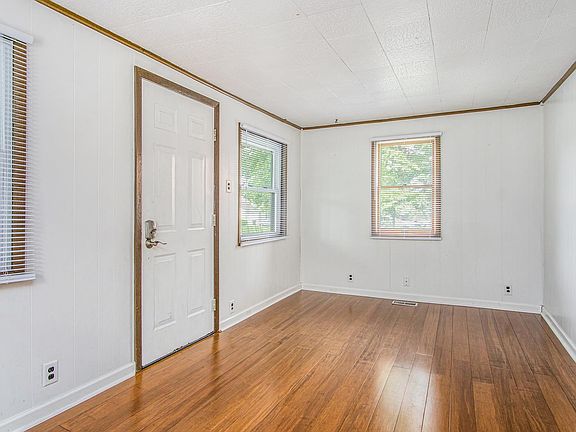 4th image of 625 E Farneman St