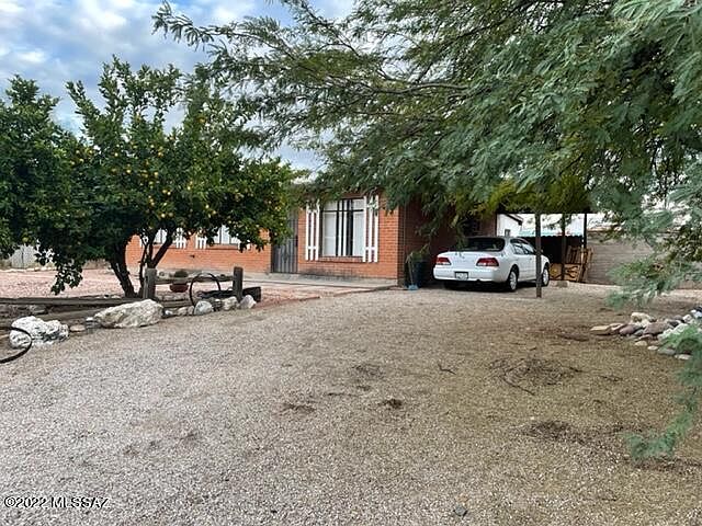 2nd image of 5650 E 35th St