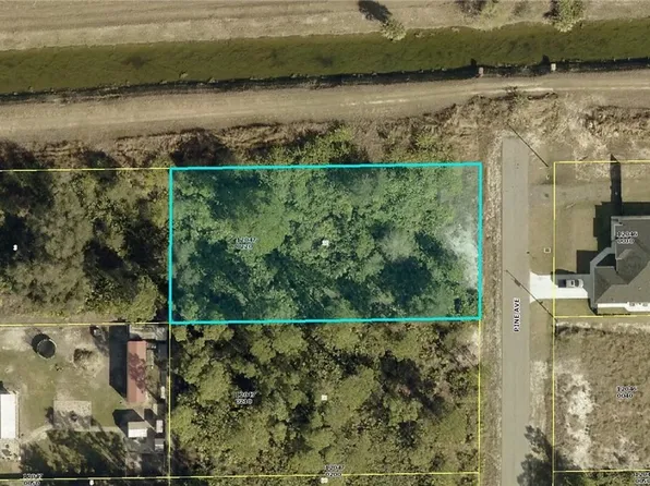 1519 Pine Ave, Lehigh Acres, FL 33972