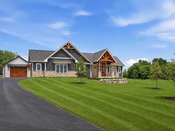 7811 Hidden Pine Ln, Richmond, IL 60071