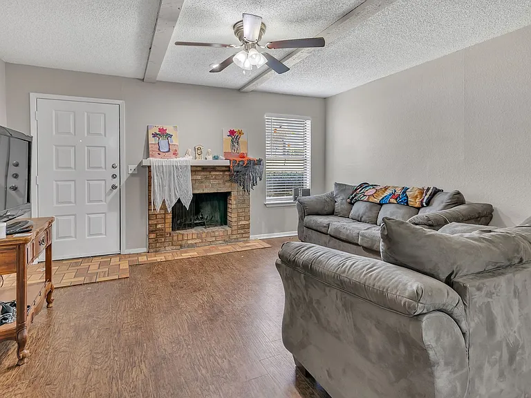 3808-3814 Coates Cir — Photo 10