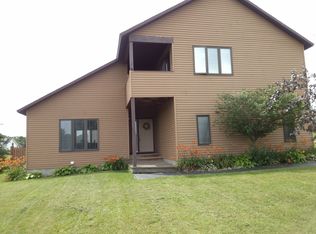 4864 Copperfield Rd, Syracuse, NY 13215