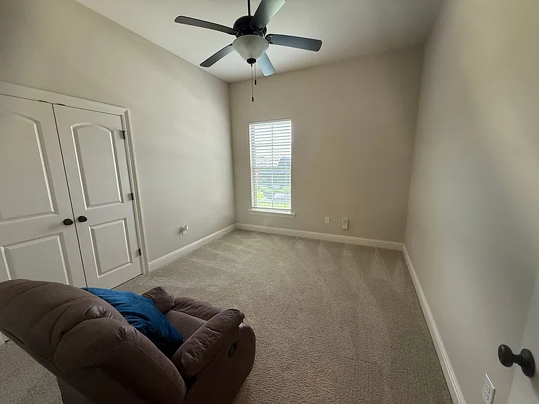 908 Lakehaven Dr — Photo 17