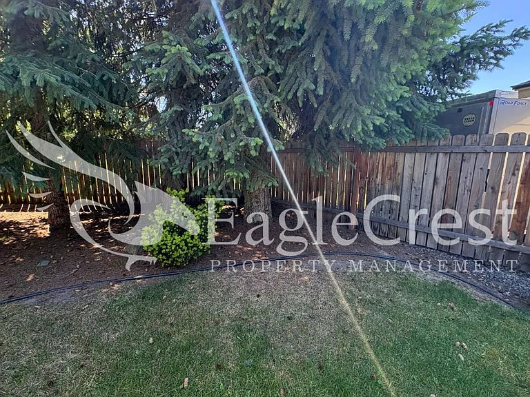 924 Shasta Dr — Photo 40