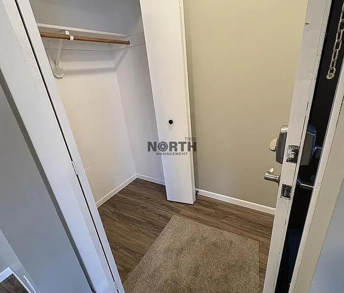 2110 Lake Park Ave #2 — Photo 3