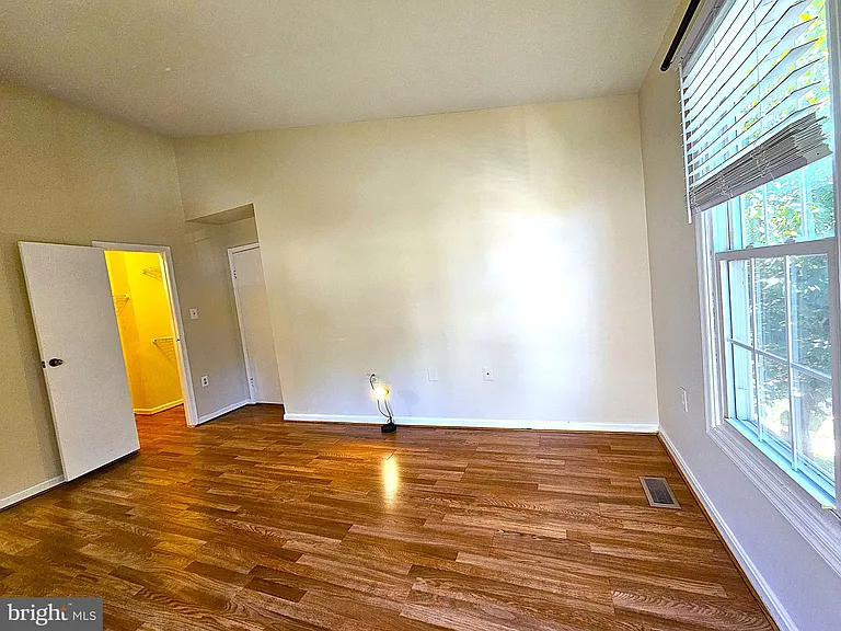 7339 Rokeby Dr — Photo 21