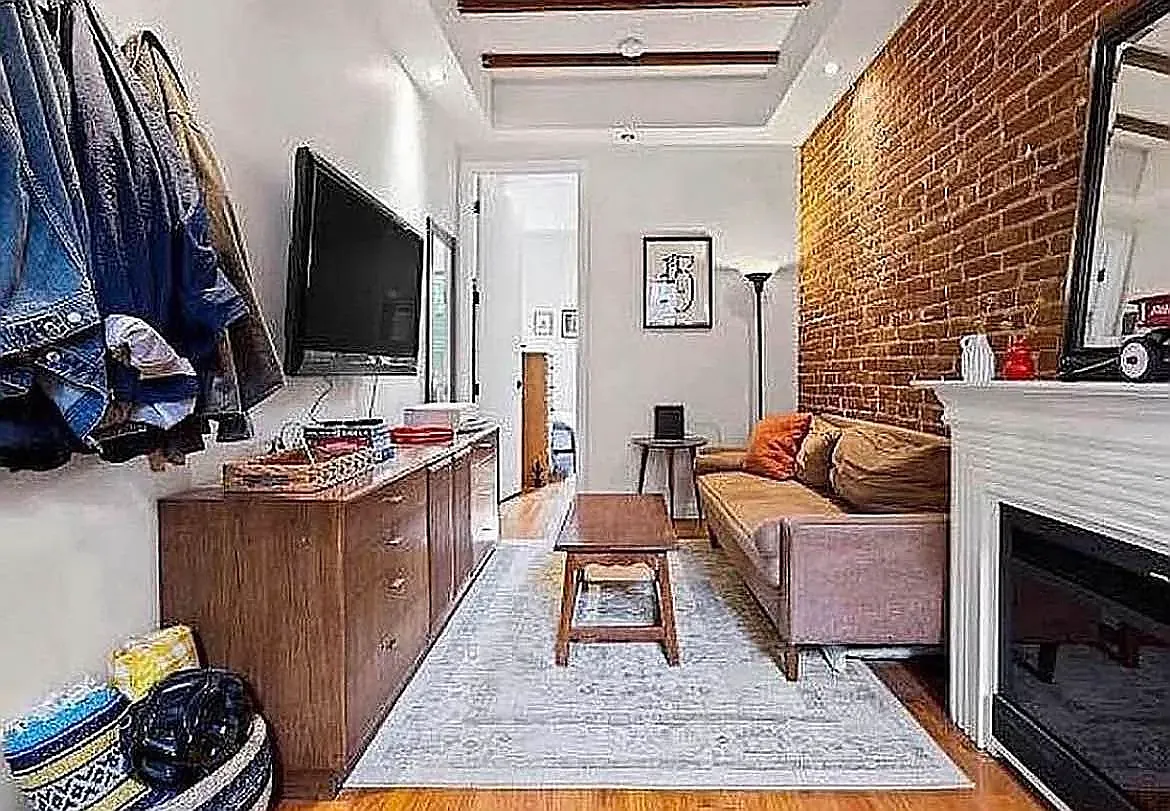 913 Saint Johns Place — Photo 2