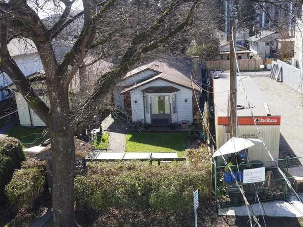 1551 Rupert St, North Vancouver, BC V7J 1G3