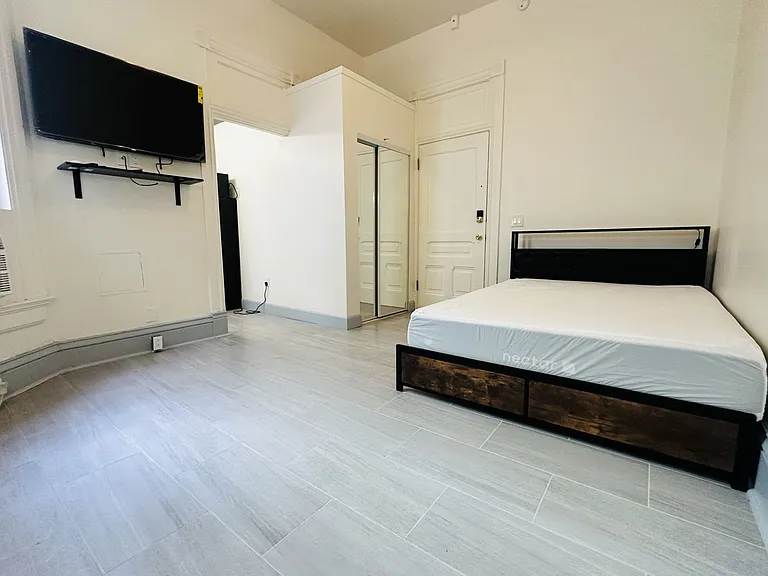 444 G St #35 — Photo 4